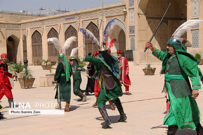 آئین سنتی سوگواری «چک چکو» و «چارچو گردانی» استهبان 