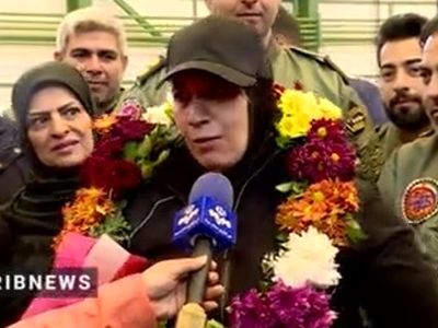 گیتی موسوی بانوی تبریزی با کشیدن هواپیما رکورد جدیدی برای خودش در کتاب ثبت رکوردهای ایران ثبت کرد + فیلم