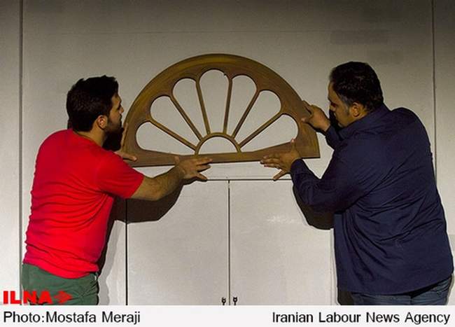 نمایش مسافران در قم به روی صحنه رفت