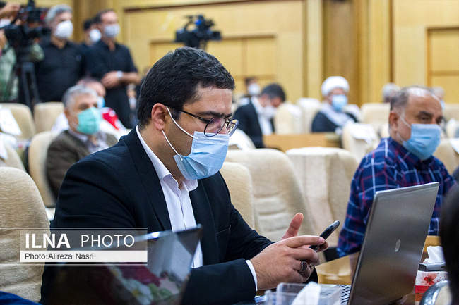 نشست شبانه وزیر بهداشت در ستاد کرونا استان قزوین