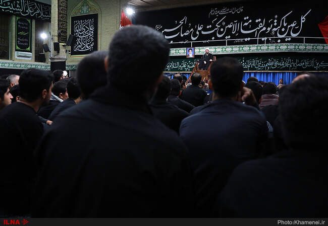 گزارش تصویری مراسم عزاداری شب عاشورا در حضور رهبر انقلاب 