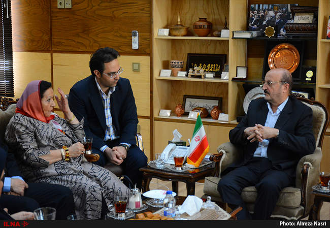 نشست استاندار قزوین با رئیس آسیا و اقیانوسیه شورای جهانی صنایع دستی