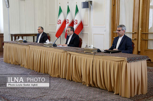 نشست وزیر خارجه با سفرای خارجی مقیم ایران