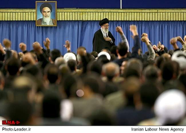 دیدار مسئولان نظام و میهمانان کنفرانس وحدت اسلامى‌ با رهبر معظم انق�