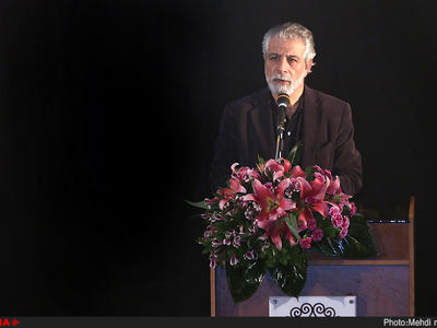 دولت‌ها خود را عقل کل فرض می‌کنند و می‌خواهند از همه رازها مطلع باشند