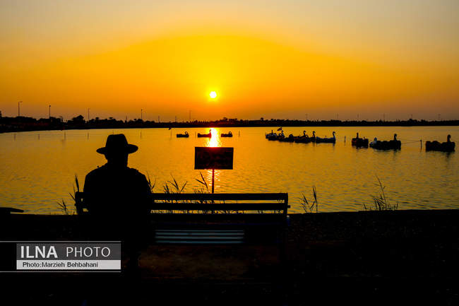 *سایهی غروب در قلب آبادان؛ روایت تصویری از زندگی، نگاه و نفسهای آخ