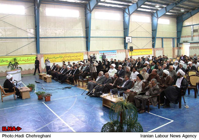 مراسم کلنگ زنی مدرسه مرحومه فاضلی توسط آیت الله فاضل لنکرانی