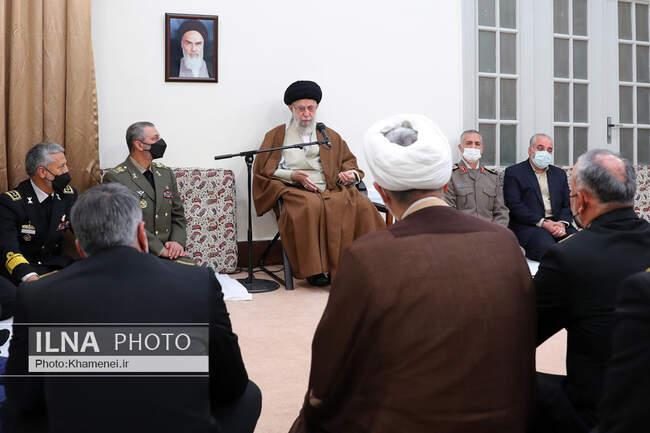 دیدار تعدادی از فرماندهان نیروی دریایی ارتش با حضرت آیت‌الله خامنه‌ای فرمانده کل قوا 