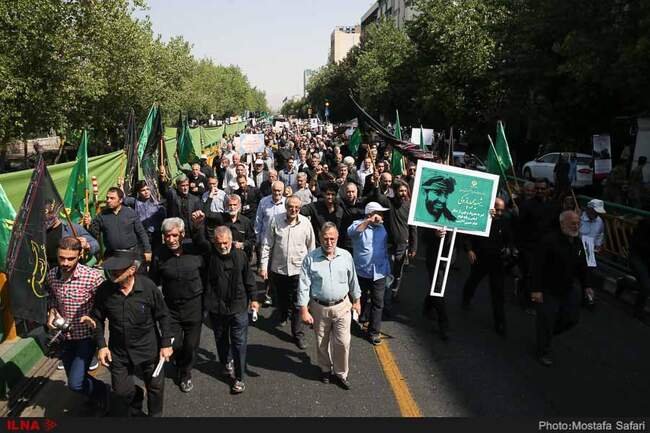راهپیمایی نمازگزاران در اعتراض به سخنان رئیس جمهور آمریکا