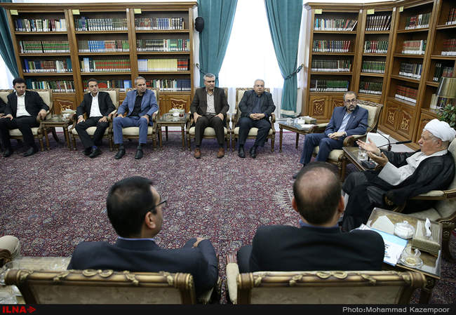 دیدار اعضای گروه سرمایه گذاری آل طه با آیت الله هاشمی رفسنجانی