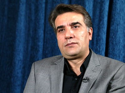 سرودهای انقلابی بررسی می‌شوند