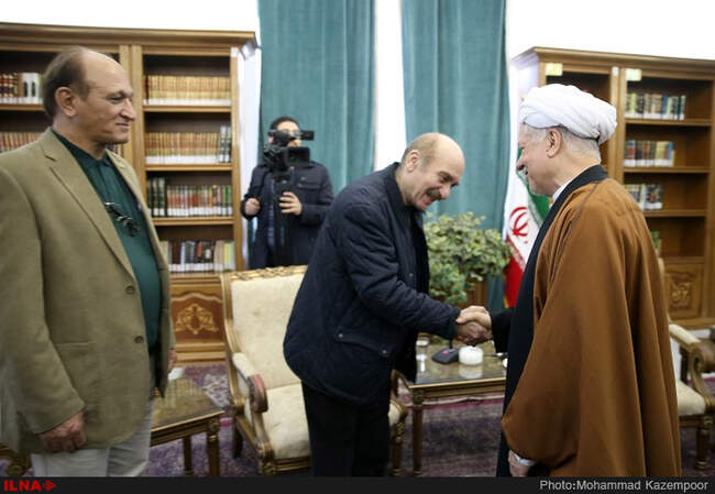 دیدار هنرمندان با آیت الله هاشمی