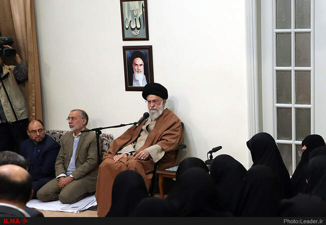 دیدار رهبر انقلاب با تعدادی از خانواده‌های معظم شهیدان