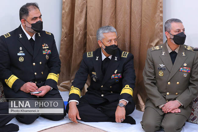 دیدار تعدادی از فرماندهان نیروی دریایی ارتش با حضرت آیت‌الله خامنه‌ای فرمانده کل قوا 