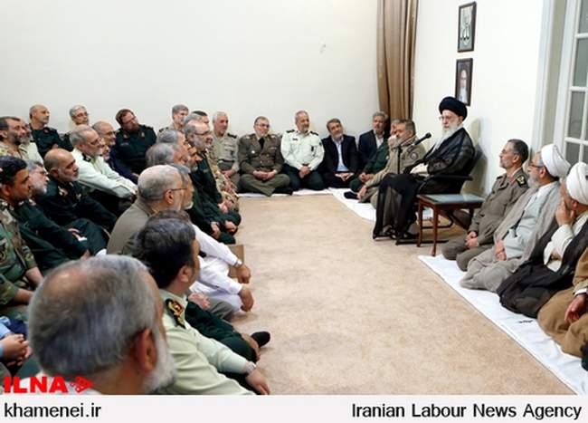 دیدار جمعی از فرماندهان نظامی و انتظامی با فرمانده‌ی کل قوا