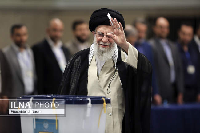 حضور رهبر معظم انقلاب در چهاردهمین دوره انتخابات ریاست جمهوری 