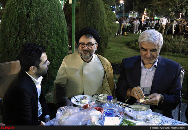 مراسم ضیافت افطار محمدرضا عارف