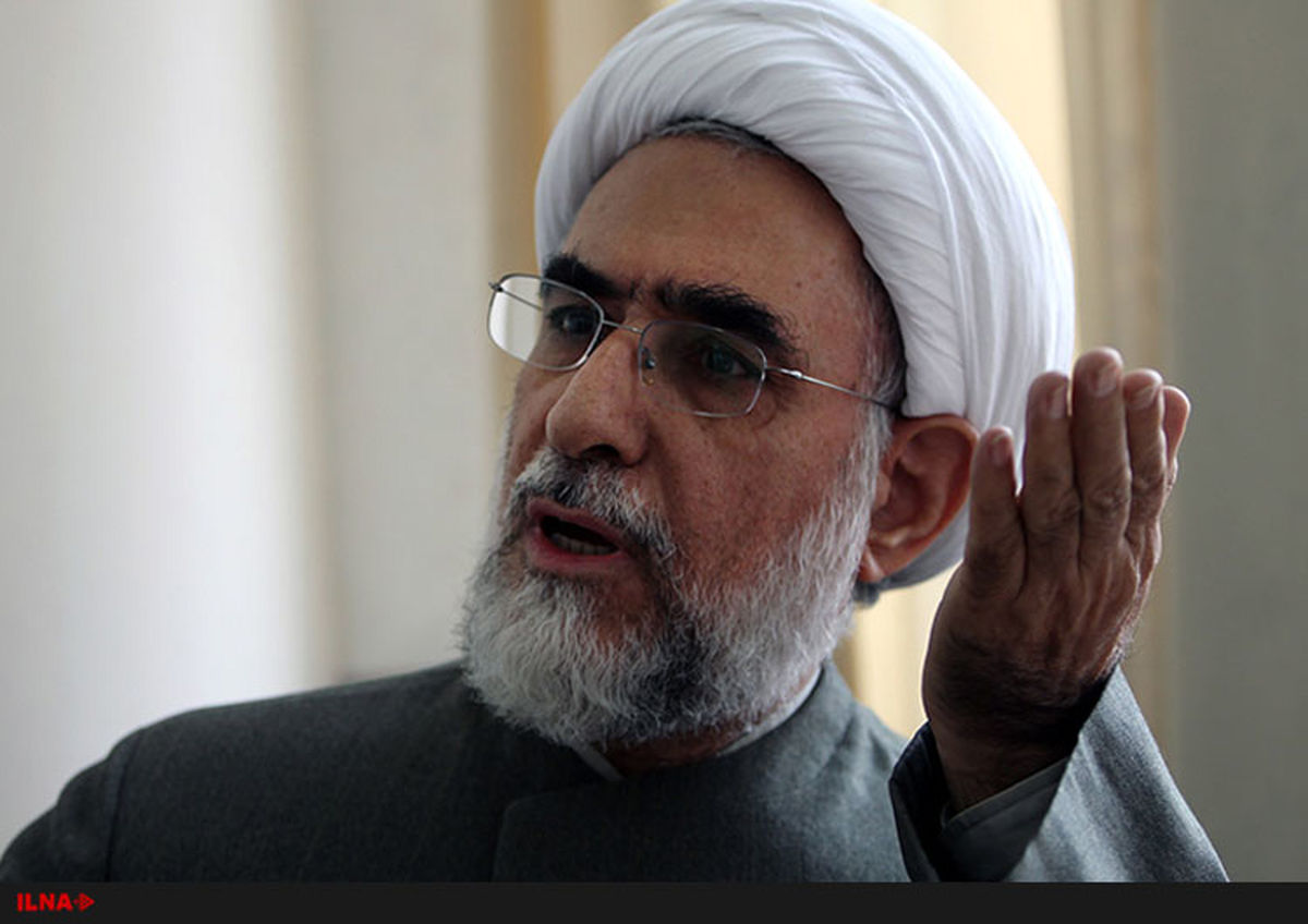 احدی نمی‌تواند انقلاب و نظام را منحصر به‌خود کند