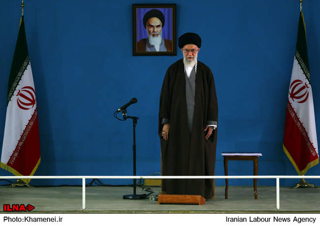 دیدار فرماندهان و کارکنان ارتش با فرمانده کل قوا