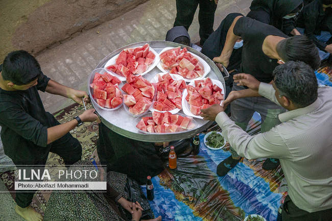 ضیافت افطار در کوچه های بافت تاریخی یزد