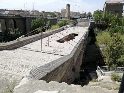 آغاز عملیات پاک‌ساز‌ی و مرمت پل خاتون کرج