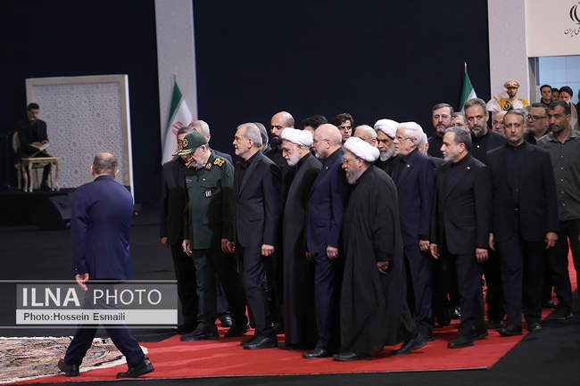 ادای احترام سران قوا و مسئولان نظام به پیکر آقای شهید ایران