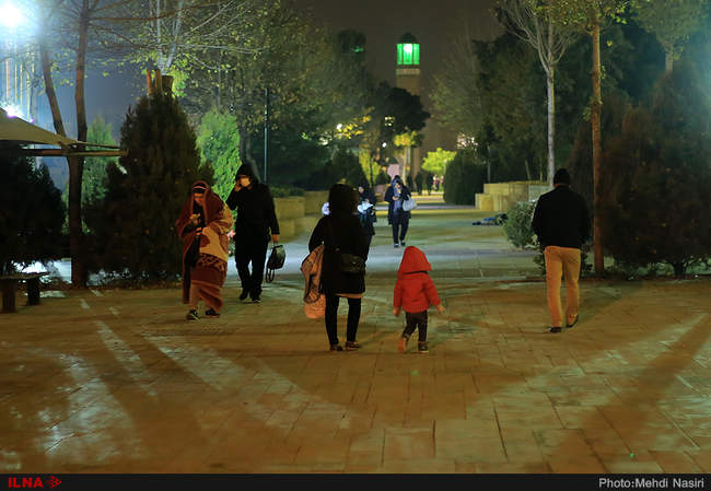 حضور مردم تهران در سطح شهر پس از وقوع زلزله-2 