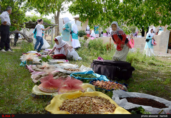 مراسم عیدی بران (بردن هدیه برای نوعروس) در روستاهای گیلان‎
