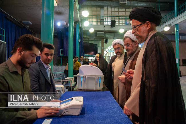 حضور سید حسن خمینی در دور دوم انتخابات مجلس شورای اسلامی 
