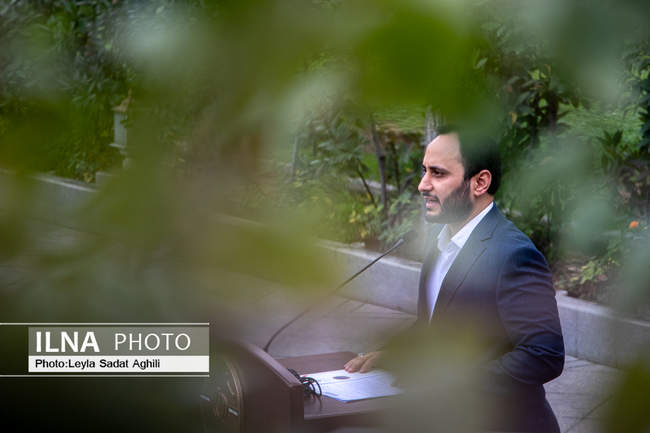 حاشیه  هیأت دولت- ۲۲ آذر 