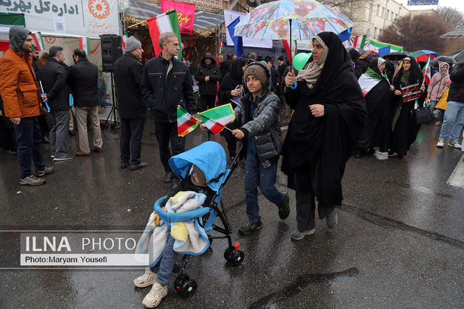 حضور مردم تبریز در راهپیمایی ۲۲ بهمن