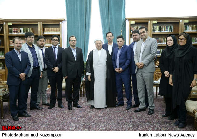 دیدار اعضای خانه صنعت، معدن و تجارت جوانان ایران با آیت الله هاشمی