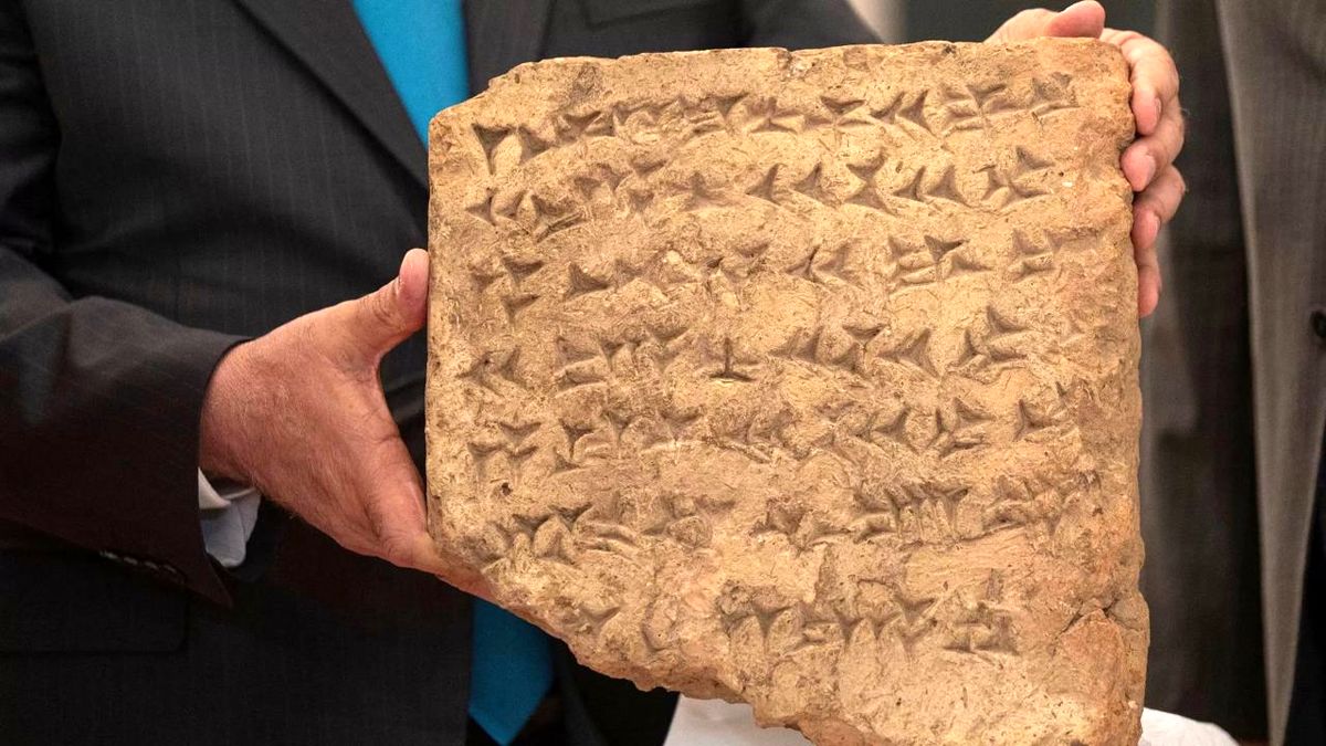 نامه‌‌ دانش‌آموزی به مادرش در حدود ۴ هزار سال پیش؛ چرا لباس‌های من سال به سال بدتر می‌شود