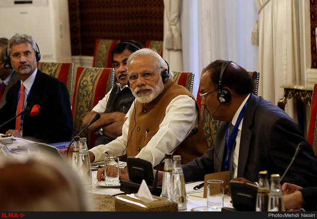 استقبال رسمی روحانی از نخست وزیر هند وامضای تفاهم نامه همکاری بین دو 