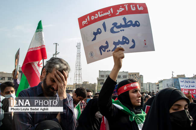 راهپیمایی مردم تهران در محکومیت حمله تروریستی به حرم مطهر احمدبن موس