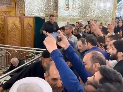 جمعیت ادامه‌دار مردم در کنار مزار شهید سیدابراهیم رئیسی + فیلم