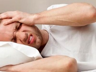 چرا با سردرد از خواب بیدار می‌شویم؟