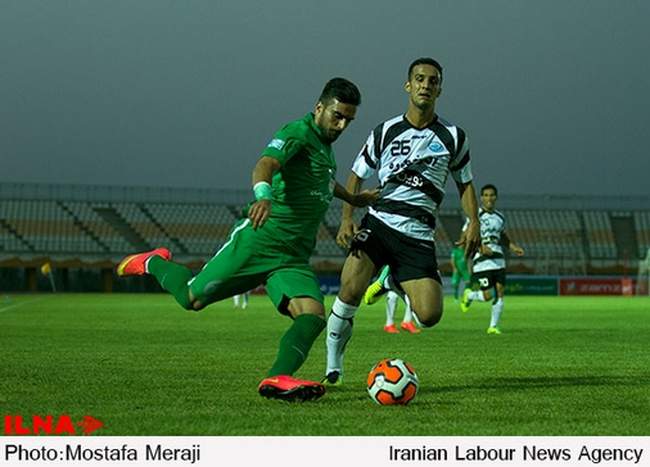 بازی فوتبال صبا قم و ذوب آهن اصفهان