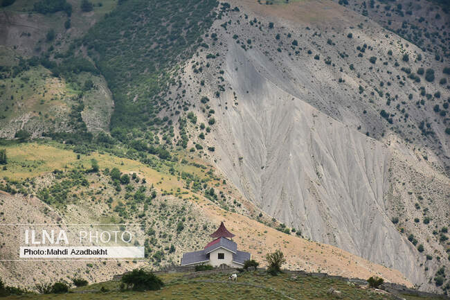 دریاچه زیبای وَلَشت