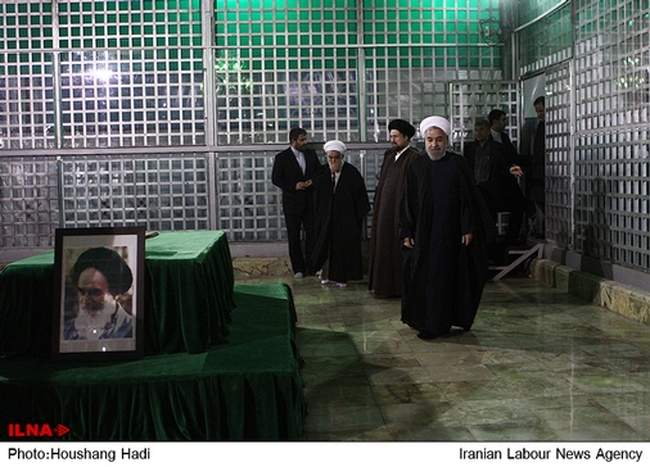 تجدید میثاق رییس‌جمهور و هیات دولت با آرمان‌های امام(ره)