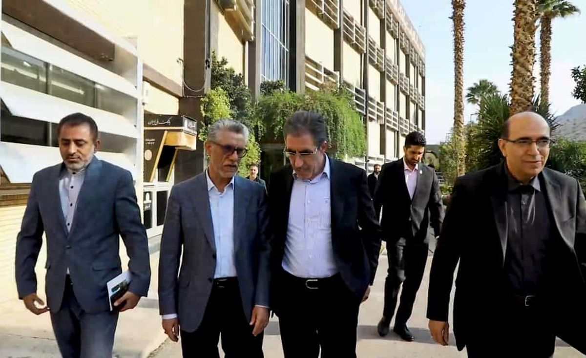 اعلام آمادگی برای رفع موانع از شرکت پتروشیمی شیراز
