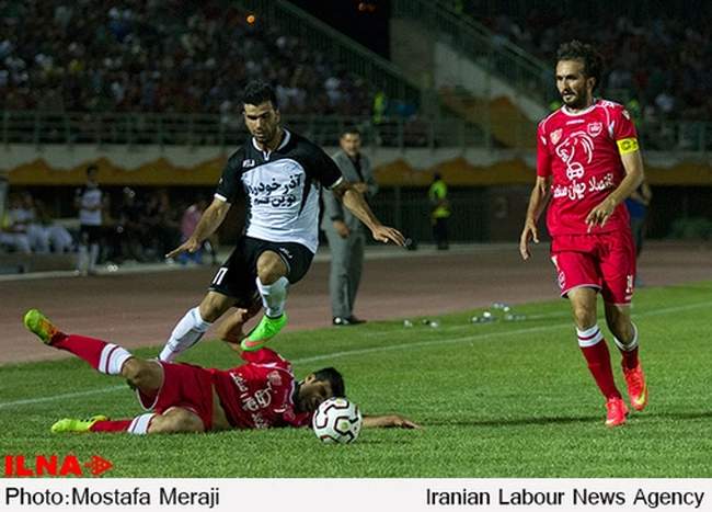 بازی فوتبال صبا قم و پرسپولیس تهران