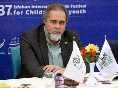 مهم نام ایران است که در جهان پرآوازه شود