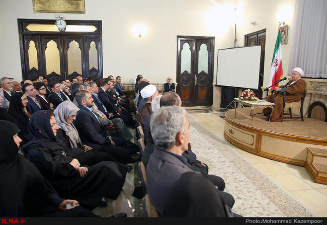 دیدار کارکنان، مدیران و خیرین بنیاد بیماری‌های خاص با آیت‌الله هاش�