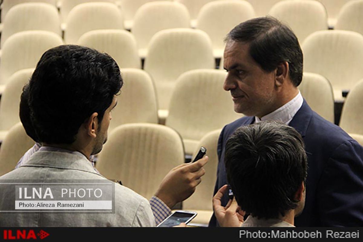 تعویق اکران رستاخیز به معنی تعطیلی آن نیست