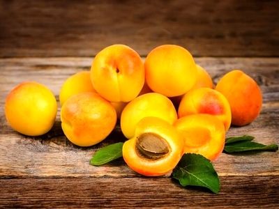 هسته زردآلو را قبل از خوردن حداقل 30 دقیقه بجوشانید