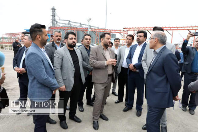 بازدیدمدیران روابط عمومی مناطق آزادو ویژه اقتصادی کشورازمجتمع بندر