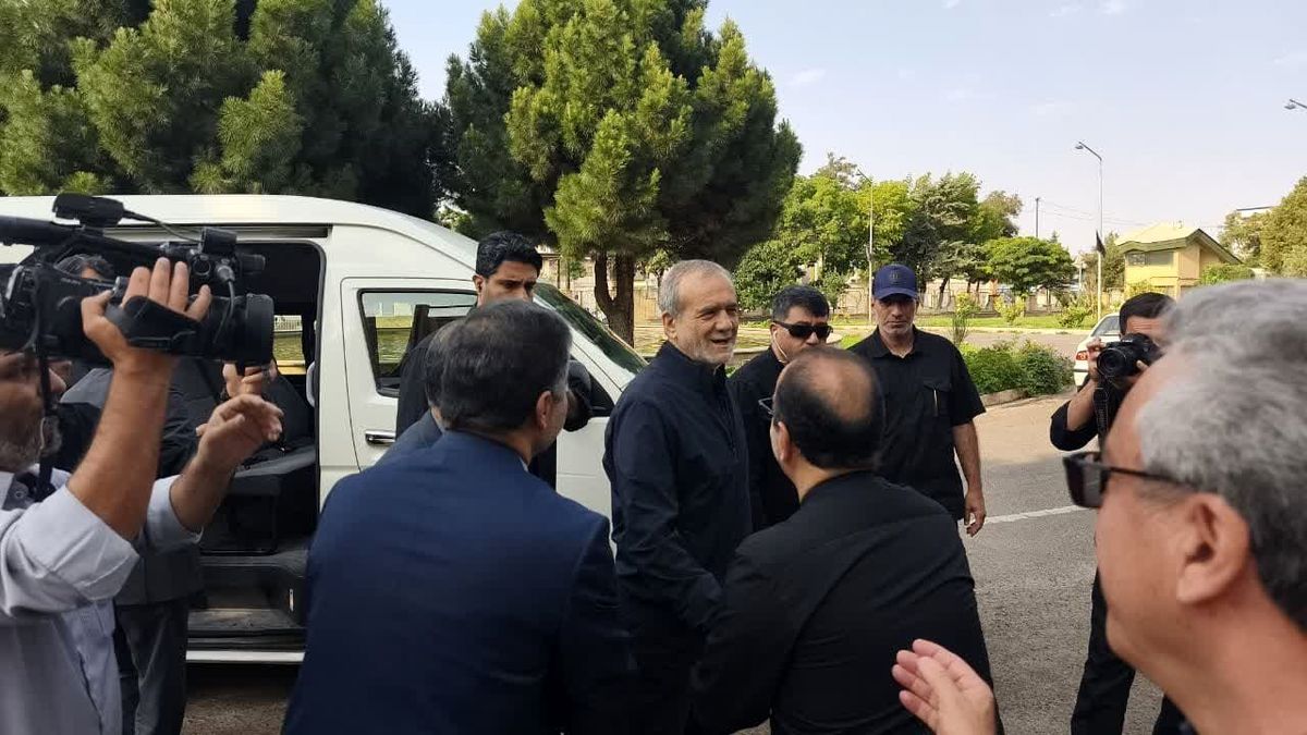 رییس جمهور وارد زنجان شد