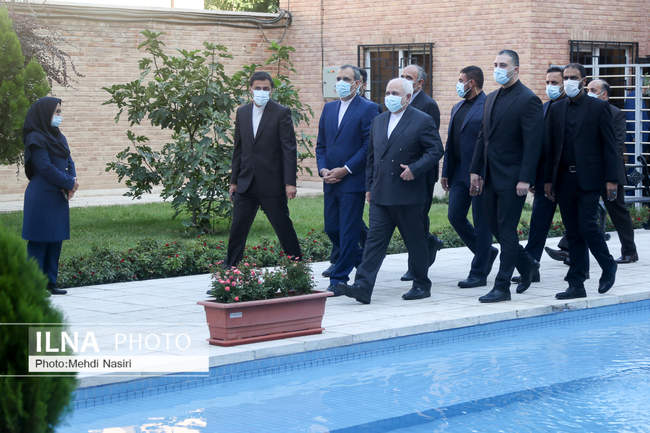 افتتاح « میز خدمت کنسولی» با حضور محمد جواد ظریف