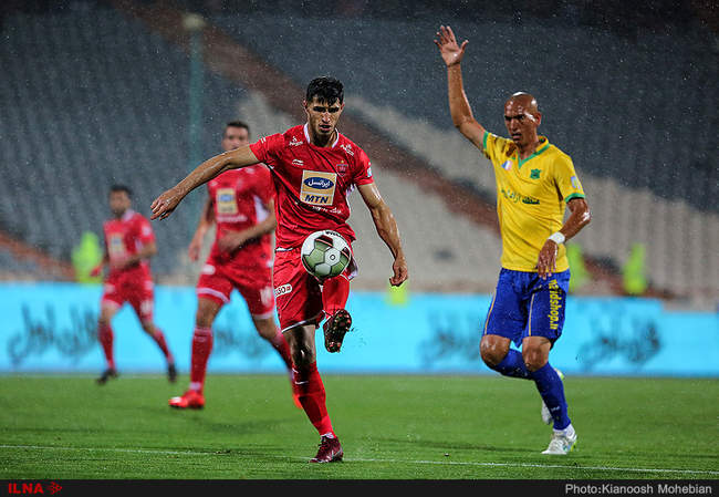 لیگ برتر فوتبال / دیدار پرسپولیس و صنعت نفت آبادان